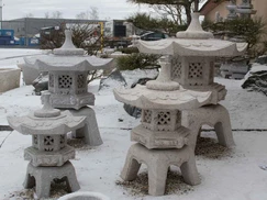 Japonský lampáš Rokkaku Yukimi 90 cm - žltá žula