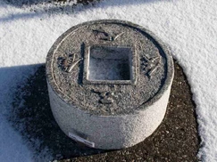 Žulová nádrž Zenigata "minca" 30 cm