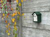 Búdka pre vtáky zelenobiela - vletový otvor 32 mm