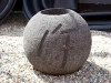 Lávová nádržka tsukubai s čínskymi znakmi pr. 28-30 cm