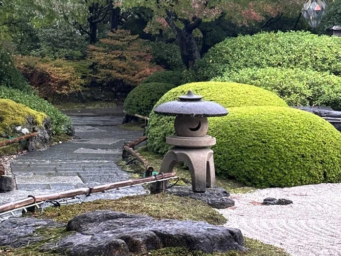 Lampy do japonskej záhrady